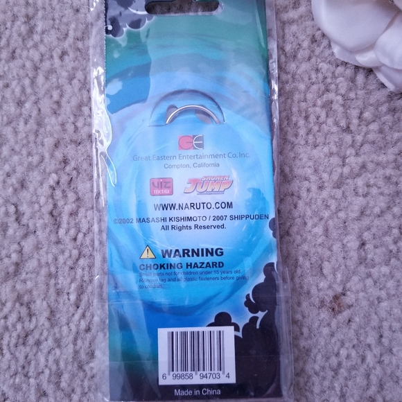 NWT Naruto Shippuden Sasuke Uchiha Retro Keychain Charm - Picture 4 of 8